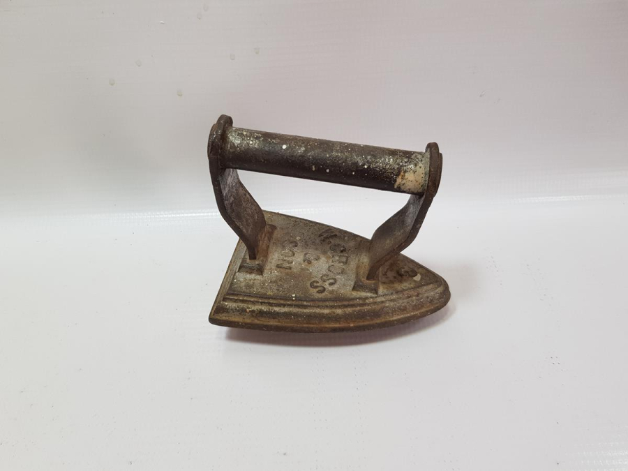 FARKLI FORMDA ÇOK NADİR ANTİKA ÜTÜ