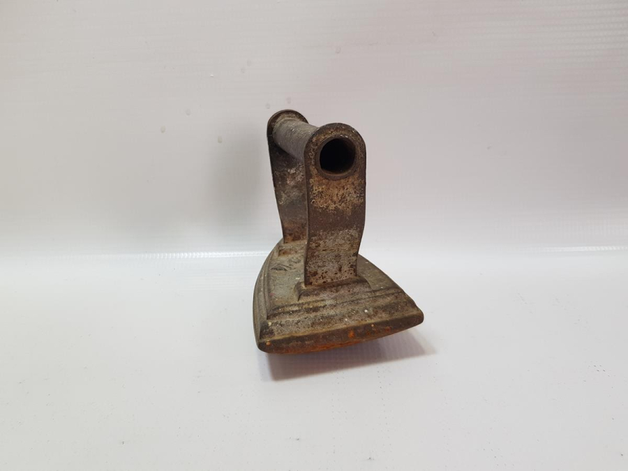 FARKLI FORMDA ÇOK NADİR ANTİKA ÜTÜ