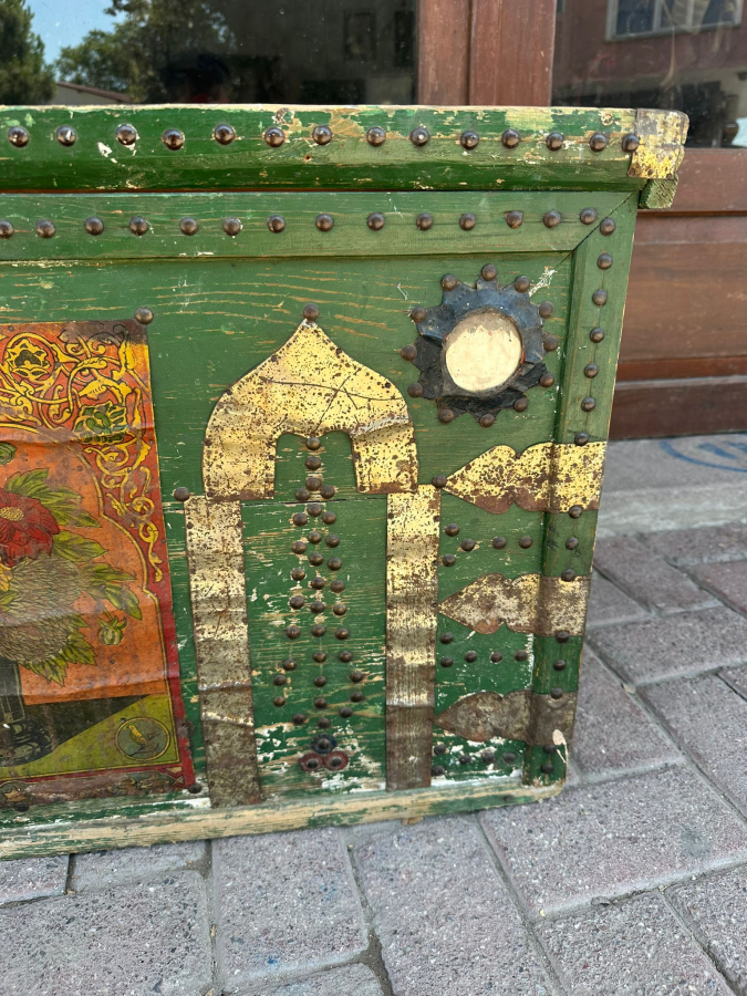 KAPAĞINDA ATATÜRK'ÜN İSTANBUL'A İLK TEŞRİFİ KONULU AFİŞ BULUNAN ÇOK NADİR SANDIK