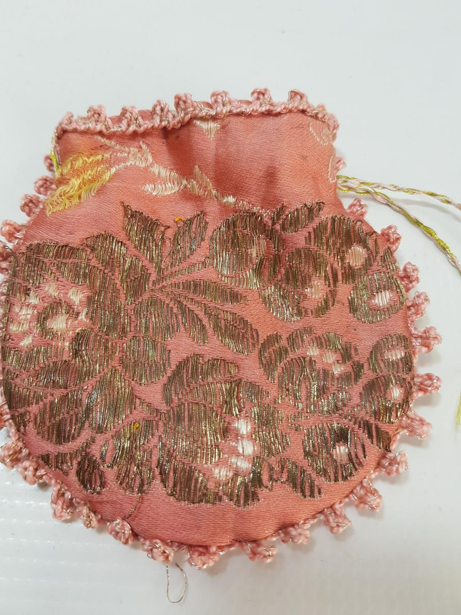 OSMANLI DÖNEMİ ALTIN SIRMA İŞLEMELİ ELMASİYE AKÇE KESESİ