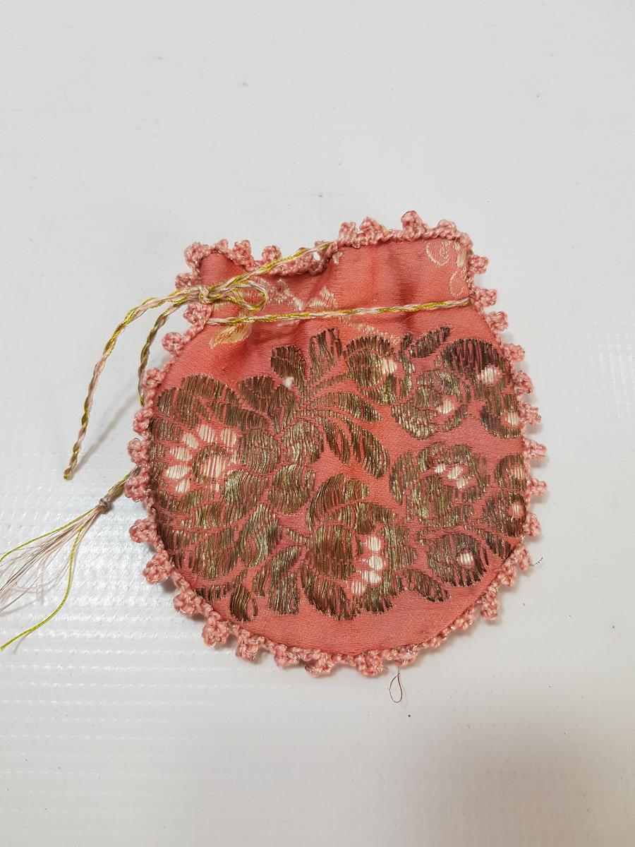 OSMANLI DÖNEMİ ALTIN SIRMA İŞLEMELİ ELMASİYE AKÇE KESESİ