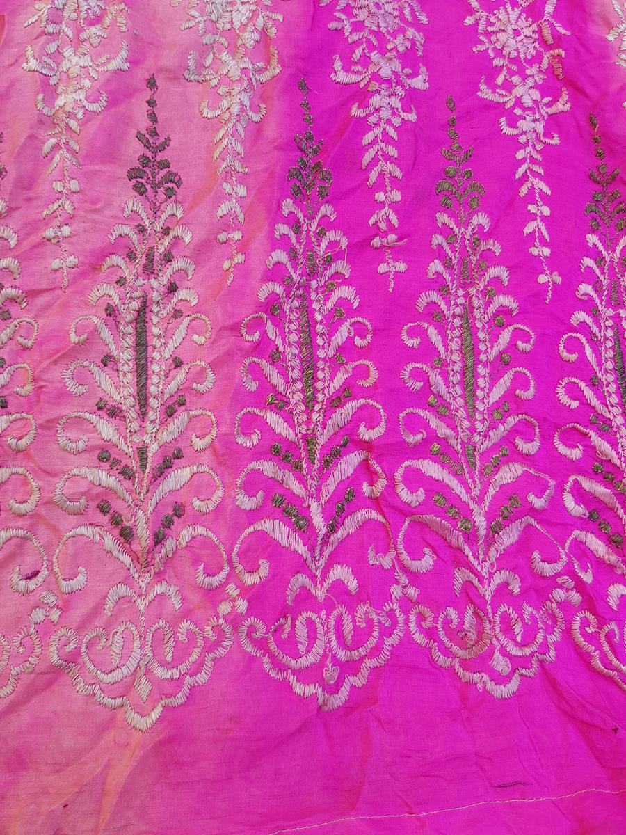 OSMANLI DÖNEMİ BERGAMA YÖRESİ İPEK GECELİK