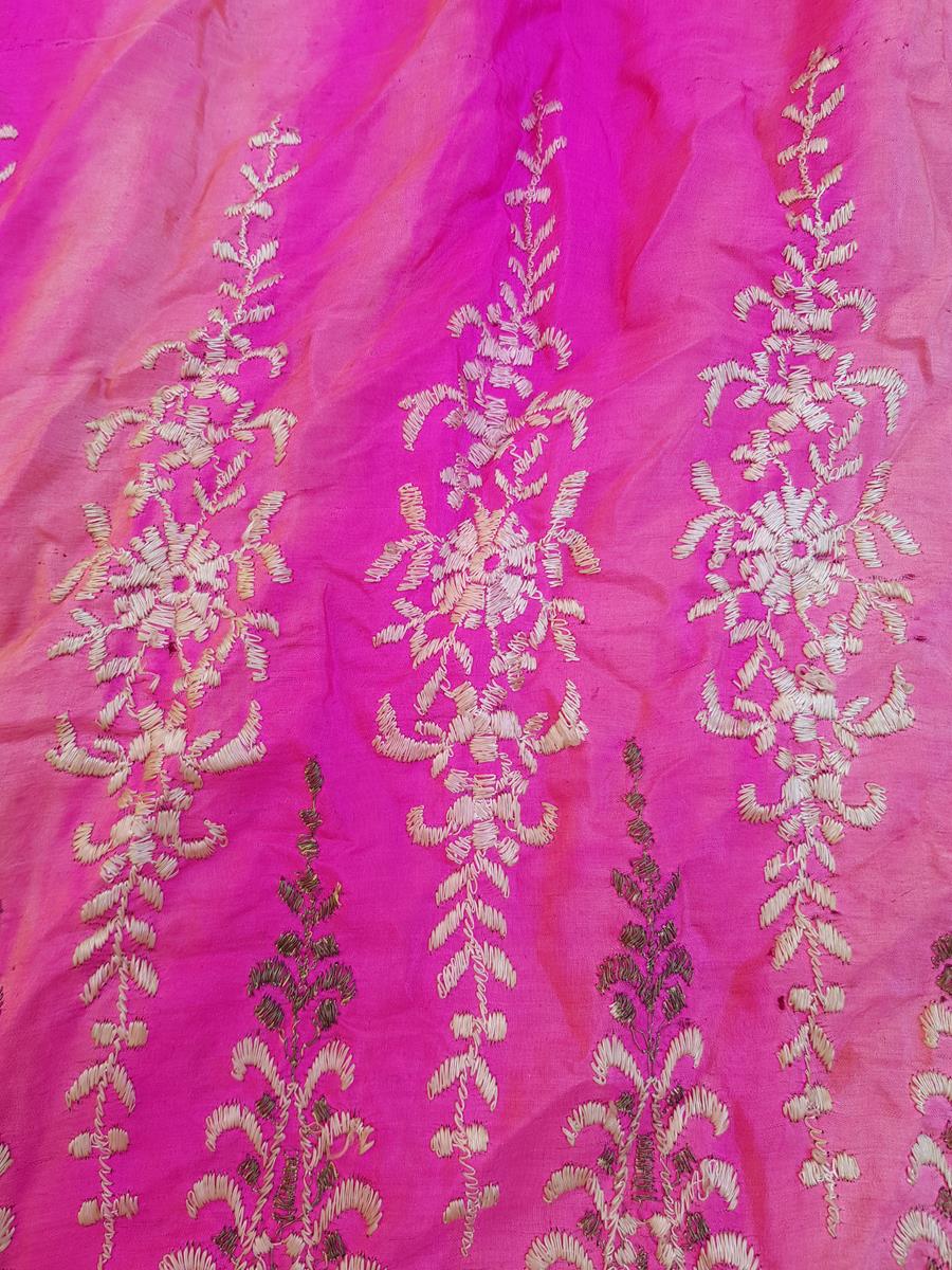 OSMANLI DÖNEMİ BERGAMA YÖRESİ İPEK GECELİK