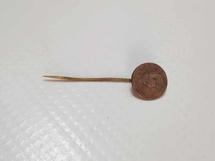 ÜZERİNDE OSMANLICA ROZET VE OSMANLICA YAZI BULUNAN ATATÜRK ROZET