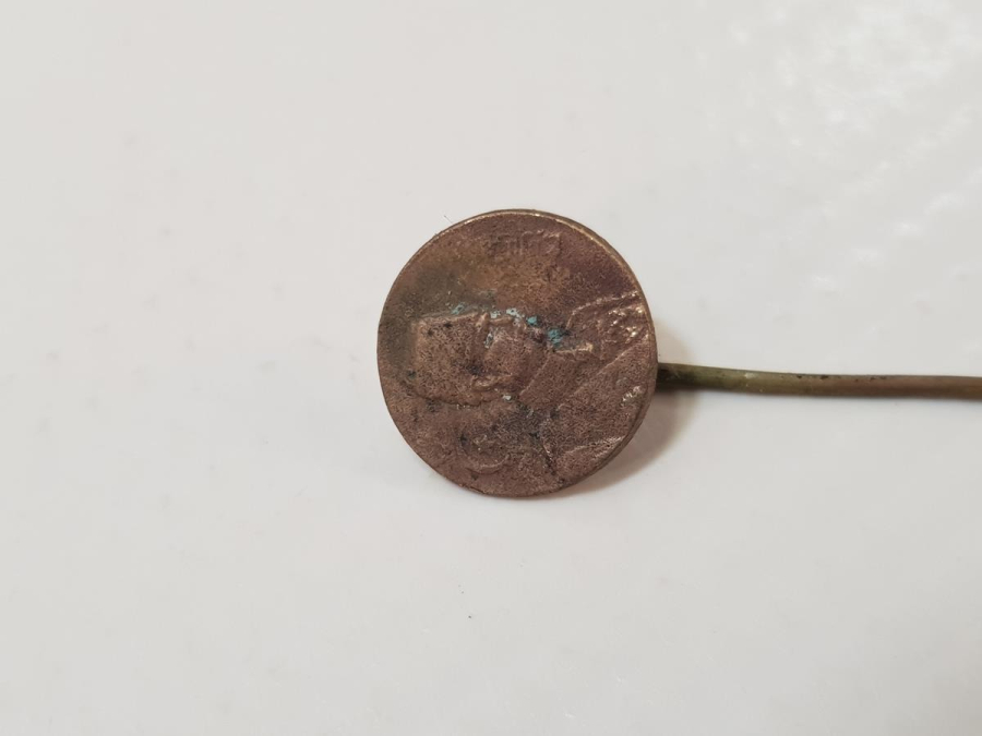 ÜZERİNDE OSMANLICA ROZET VE OSMANLICA YAZI BULUNAN ATATÜRK ROZET