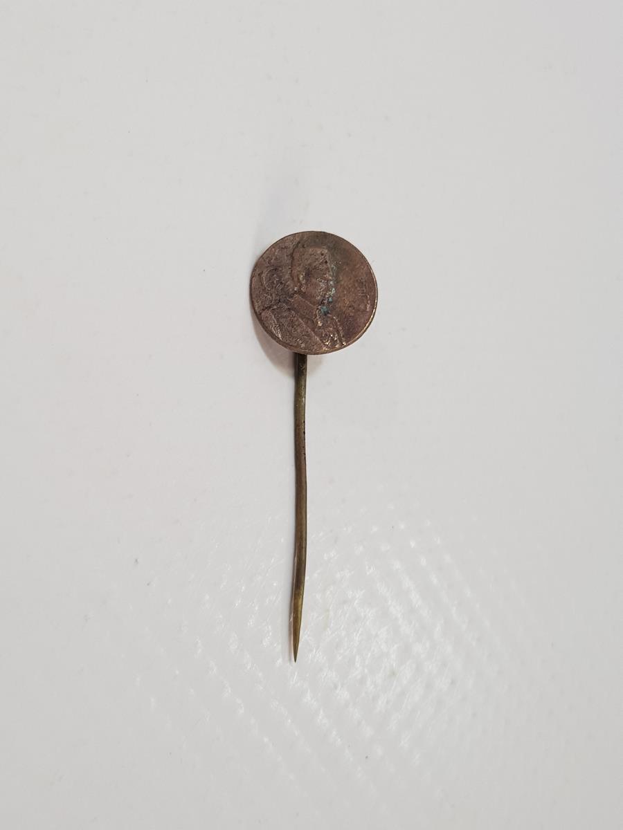 ÜZERİNDE OSMANLICA ROZET VE OSMANLICA YAZI BULUNAN ATATÜRK ROZET