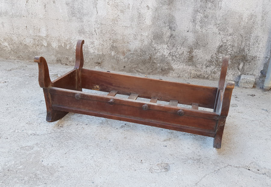 AHŞAPTAN MAMUL BÜYÜK BOY ANTİKA BEŞİK