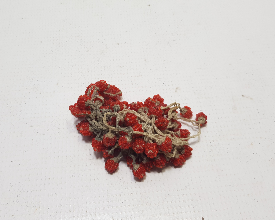 OPAL BONCUKLU ANTİK BÖĞÜRTLENLİ YAZMA KENARI