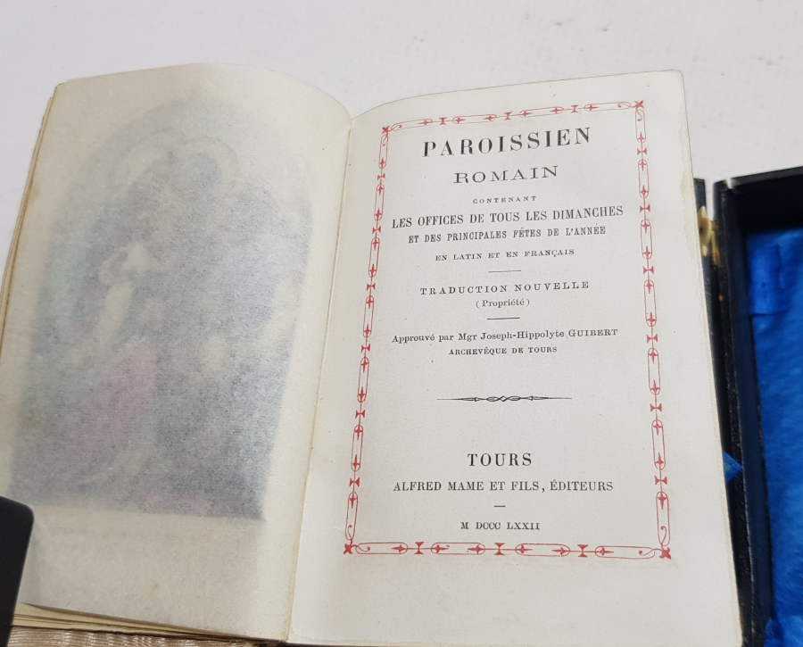 ORİJİNAL KUTUSUNDA 1900 BAŞLARI FİLDİŞİ KAPLI ÇOK NADİR İNCİL