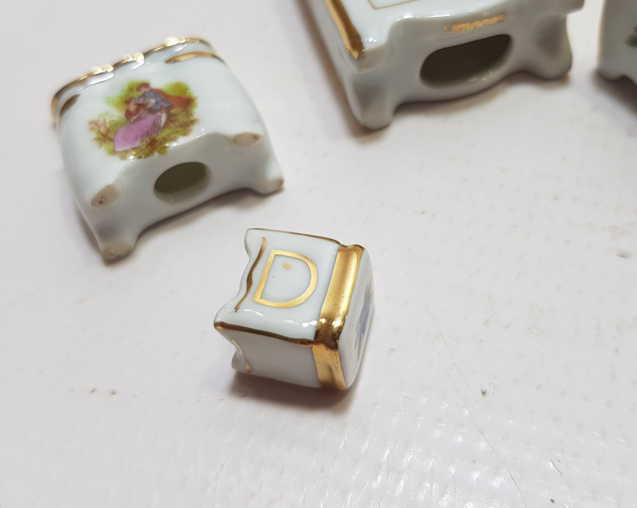 ÜZERLERİ ALTIN VARAKLI LİMOGES ANTİKA MİNYATÜR YATAK ODASI TAKIMI