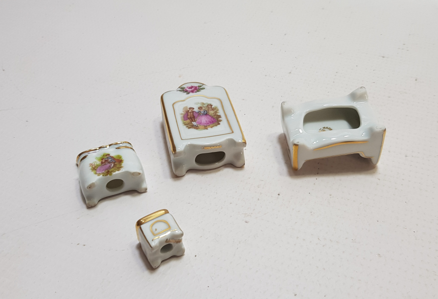 ÜZERLERİ ALTIN VARAKLI LİMOGES ANTİKA MİNYATÜR YATAK ODASI TAKIMI