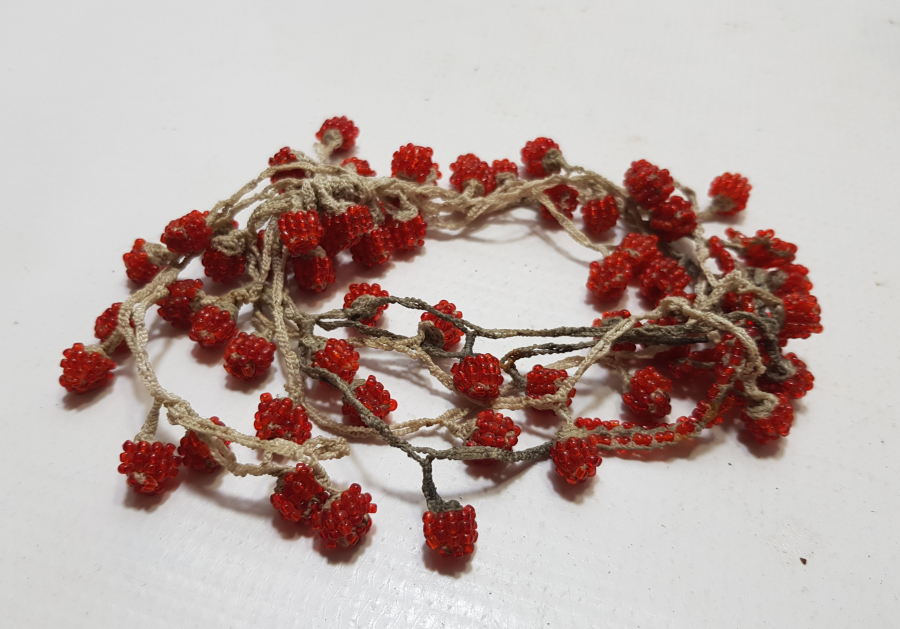 OPAL BONCUKLU ANTİK BÖĞÜRTLENLİ YAZMA KENARI