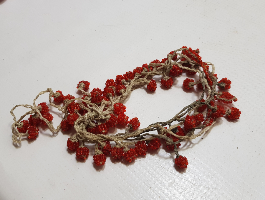 OPAL BONCUKLU ANTİK BÖĞÜRTLENLİ YAZMA KENARI