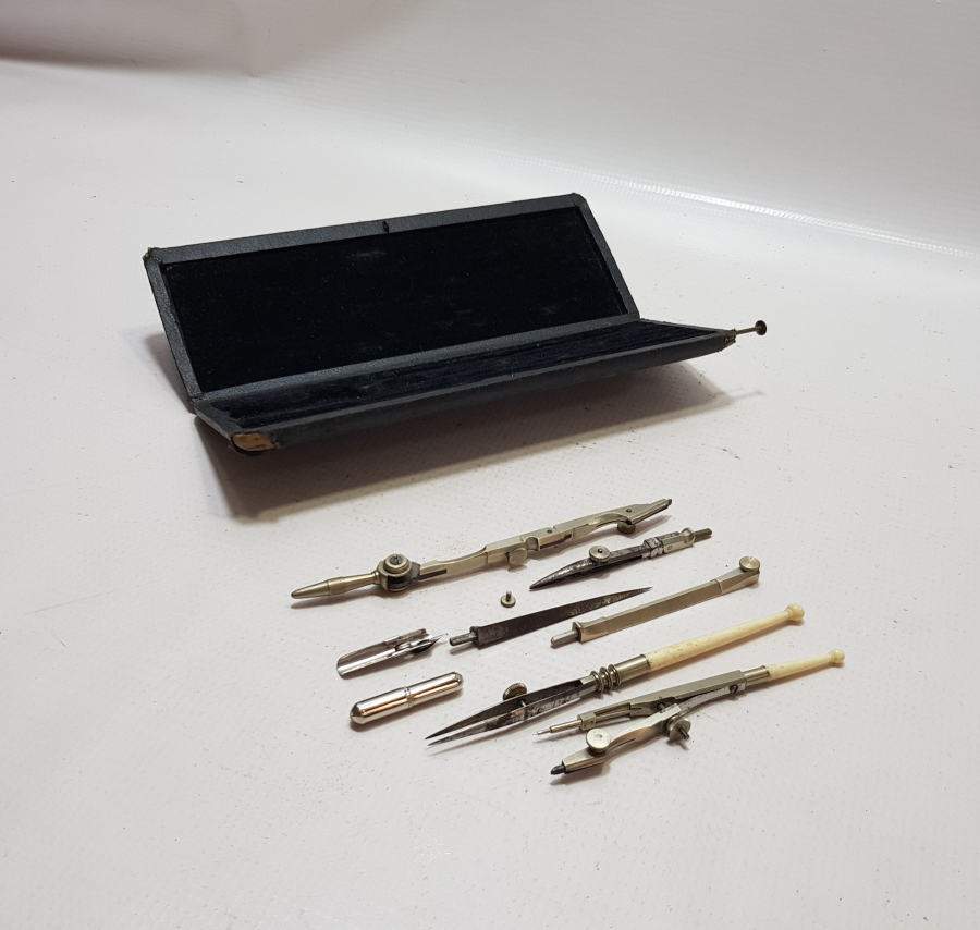 TUTMAÇLARI KEMİK OSMANLI DÖNEMİ ORJİNAL KUTUSUNDA PERGEL TAKIMI