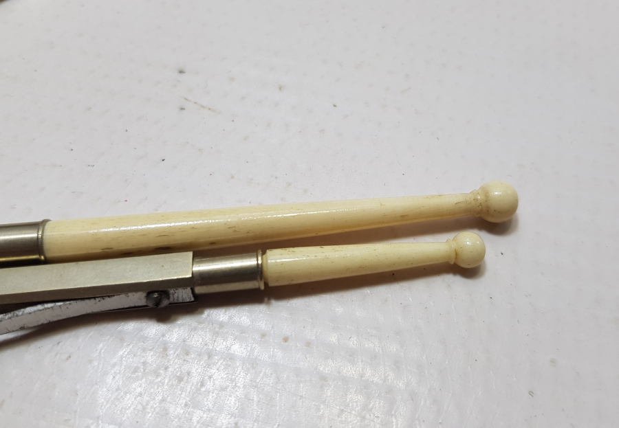 TUTMAÇLARI KEMİK OSMANLI DÖNEMİ ORJİNAL KUTUSUNDA PERGEL TAKIMI