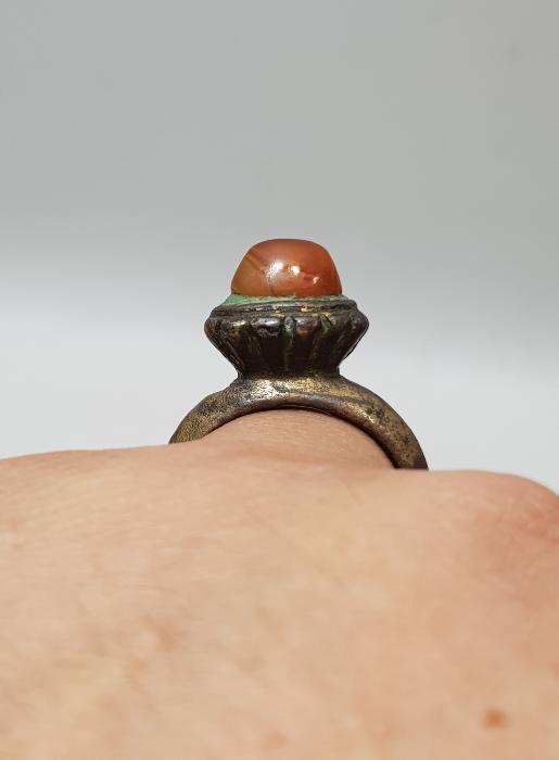 SÜLEYMANİYE AKİĞİNDEN MAMUL SÜMBÜLLÜ TARİKATINA AİT DERVİŞ YÜZÜĞÜ