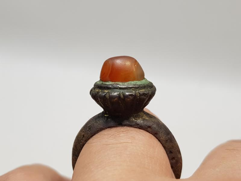 SÜLEYMANİYE AKİĞİNDEN MAMUL SÜMBÜLLÜ TARİKATINA AİT DERVİŞ YÜZÜĞÜ