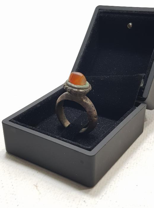 SÜLEYMANİYE AKİĞİNDEN MAMUL SÜMBÜLLÜ TARİKATINA AİT DERVİŞ YÜZÜĞÜ