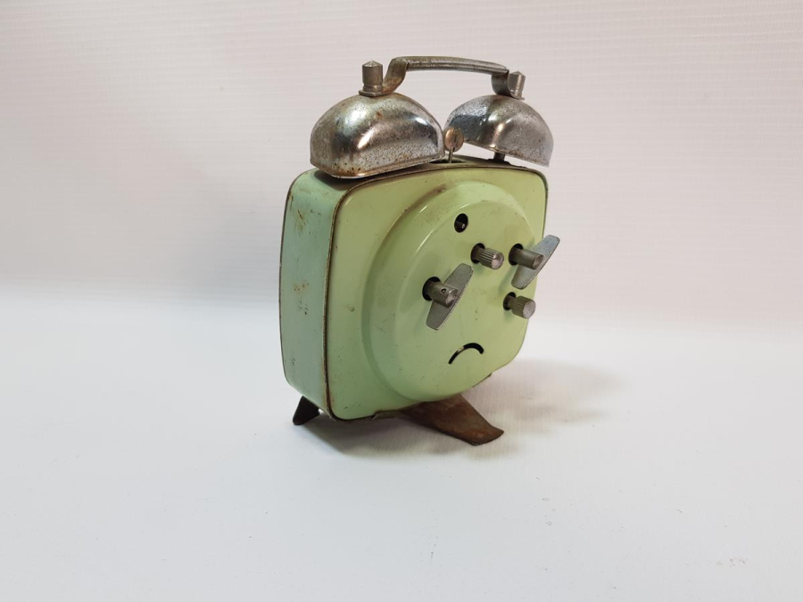 ANTİKA ALARMLI MASA SAATİ