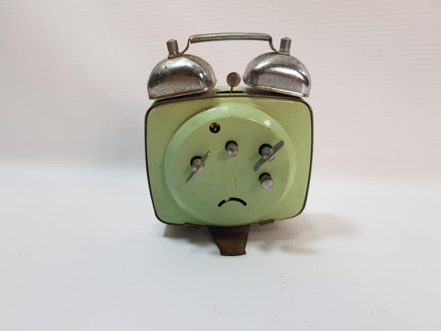 ANTİKA ALARMLI MASA SAATİ