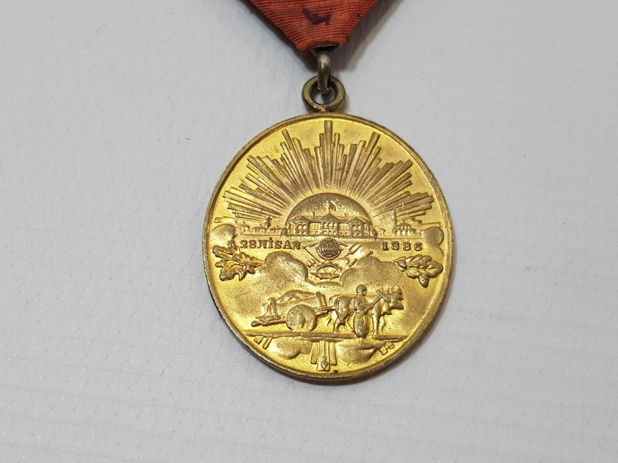 ÇOK YÜKSEK KONDİSYONDA İSTİKLAL MADALYASI