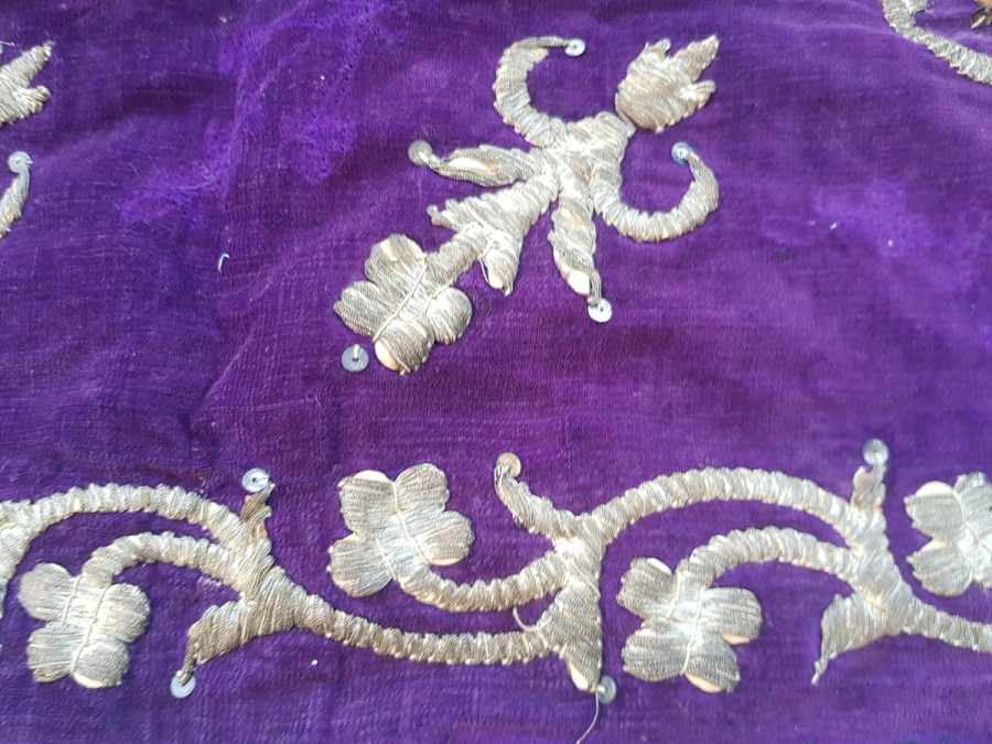 OSMANLI DÖNEMİ BİR ÇİFT GÜMÜŞ SIRMA İŞÇİLİKLİ BİNDALLI YASTIK YÜZÜ