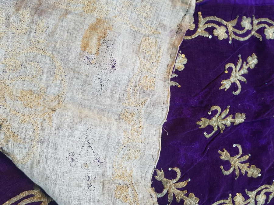 OSMANLI DÖNEMİ BİR ÇİFT GÜMÜŞ SIRMA İŞÇİLİKLİ BİNDALLI YASTIK YÜZÜ