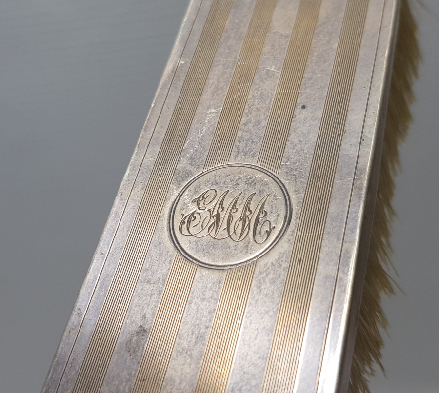 ANTİKA İNGİLİZ GÜMÜŞ ELBİSE FIRÇASI