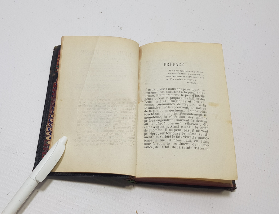 1874 TARİHLİ DERİ CİLTLİ ANTİKA İNCİL