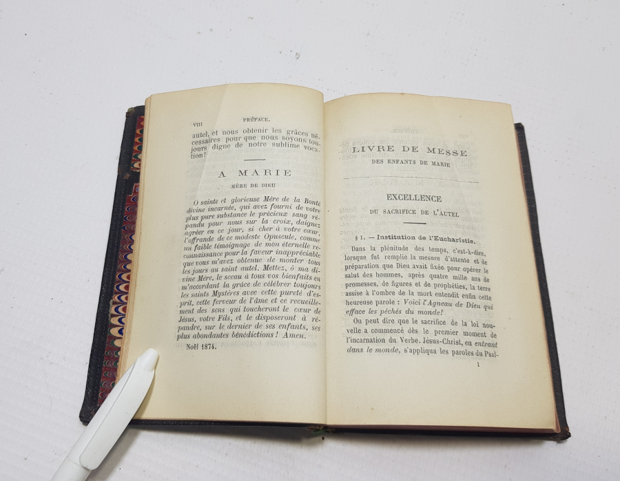 1874 TARİHLİ DERİ CİLTLİ ANTİKA İNCİL