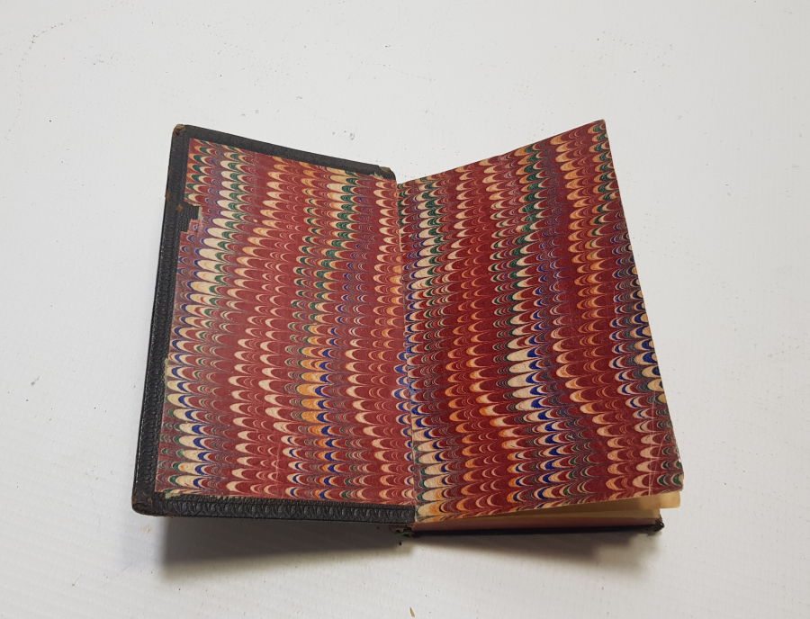 1874 TARİHLİ DERİ CİLTLİ ANTİKA İNCİL