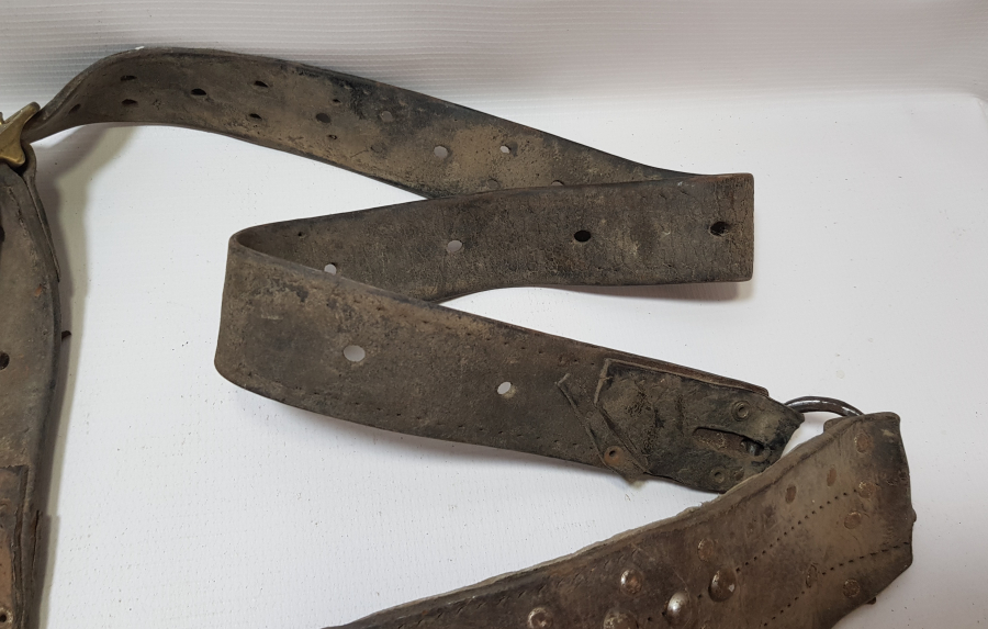 OSMANLI DÖNEMİ ÜZERİ KABARALI YENİÇERİ YATAĞAN KÜTÜKLÜĞÜ