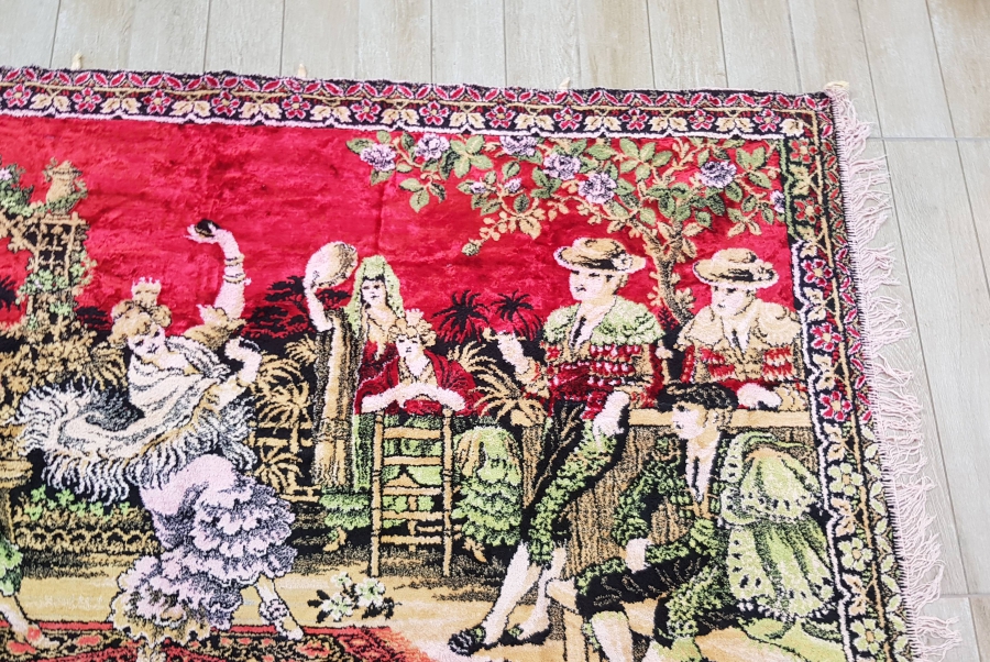 ANTİKA DUVAR HALISI