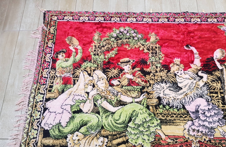 ANTİKA DUVAR HALISI