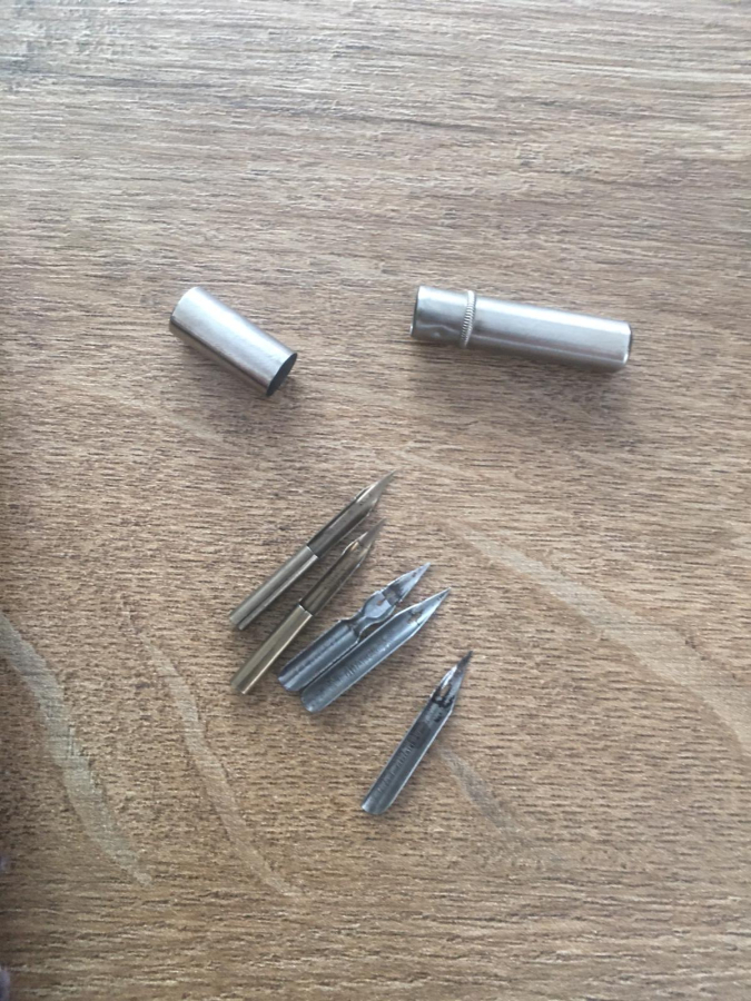 KUTUSUNDA ANTİKA FİLDİŞİ SAPLI PERGEL TAKIMI