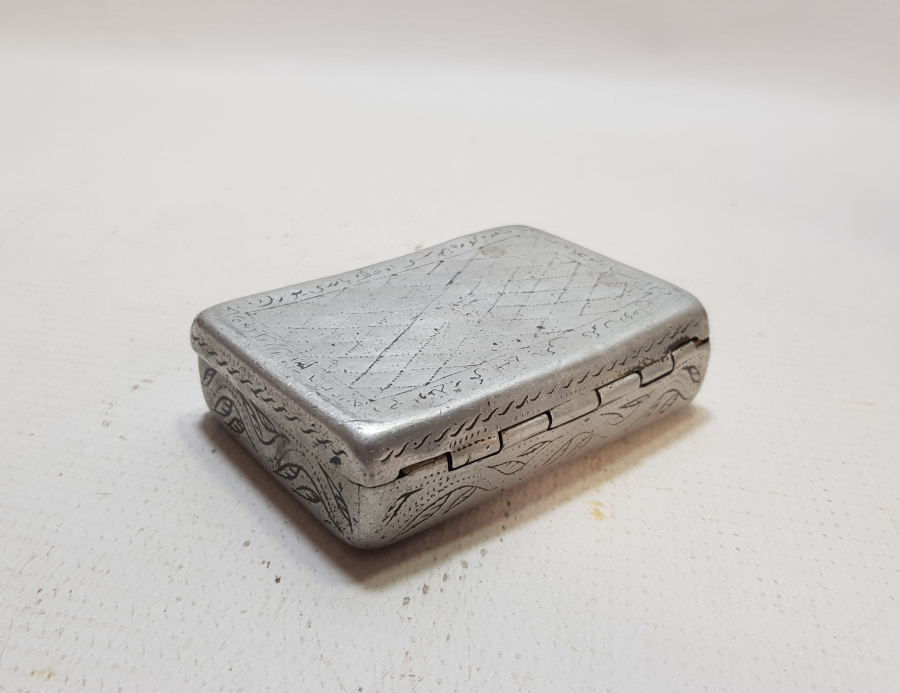 OSMANLI DÖNEMİ ÜZERİ OSMANLICA YAZILI ESARET YADİGARI TÜTÜN TABAKASI