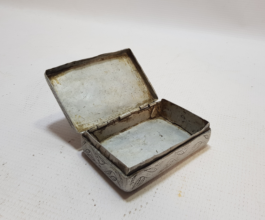 OSMANLI DÖNEMİ ÜZERİ OSMANLICA YAZILI ESARET YADİGARI TÜTÜN TABAKASI