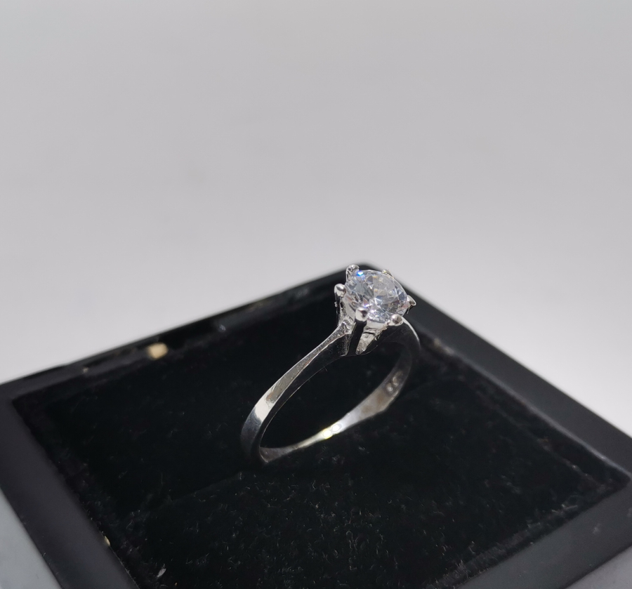 GÜMÜŞ TEKTAŞ YÜZÜK