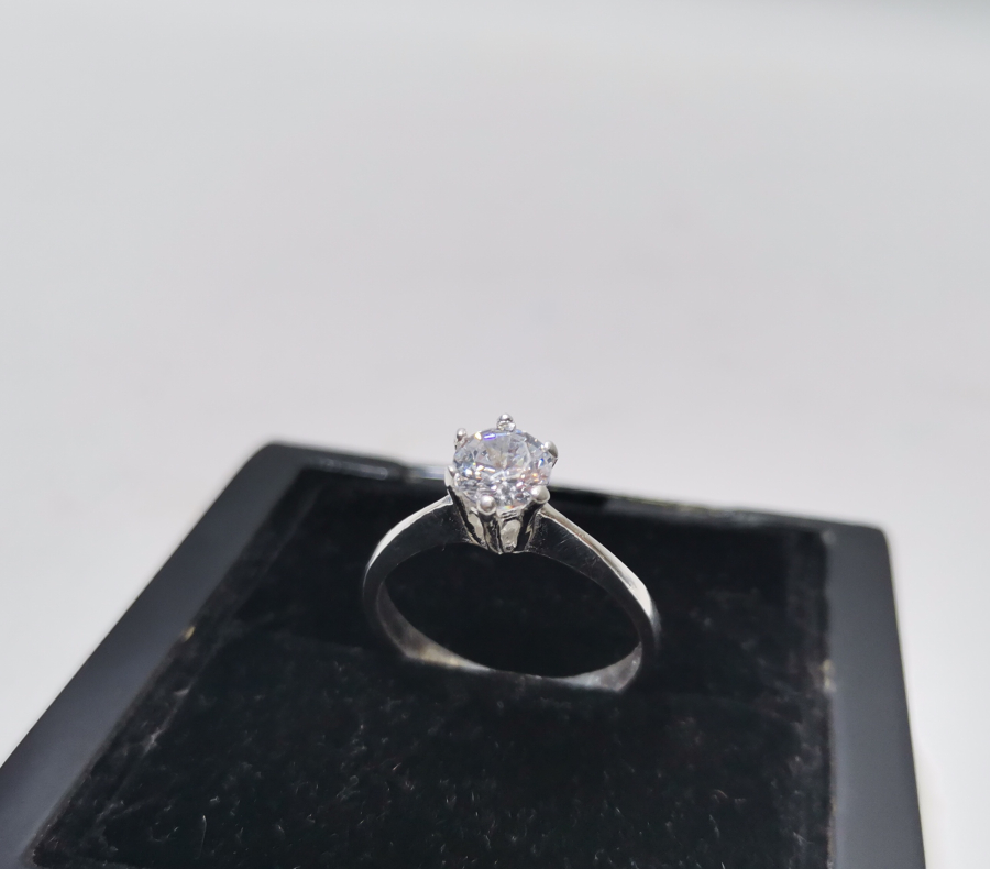 GÜMÜŞ TEKTAŞ YÜZÜK