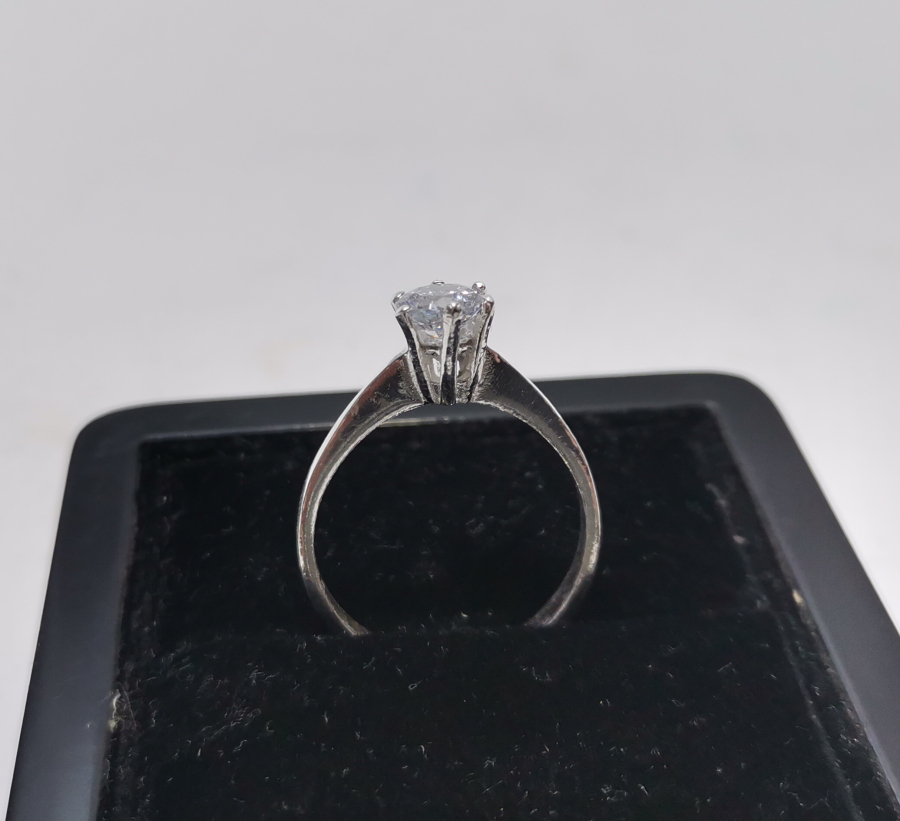 GÜMÜŞ TEKTAŞ YÜZÜK