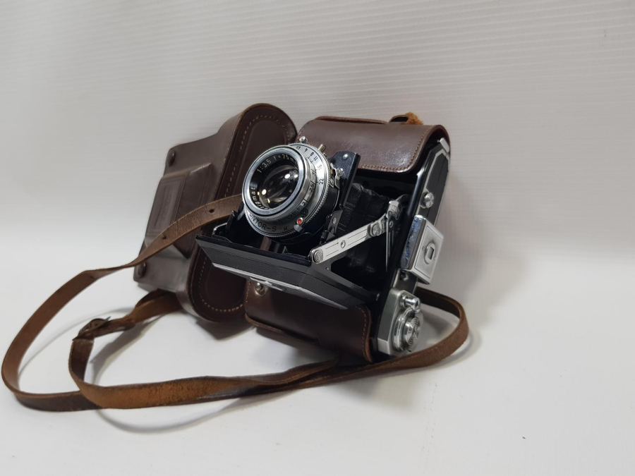 ZEISS IKON KÖRÜKLÜ FOTOĞRAF MAKİNESİ