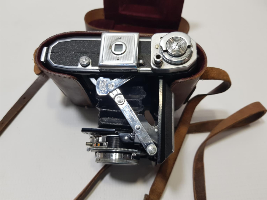 ZEISS IKON KÖRÜKLÜ FOTOĞRAF MAKİNESİ