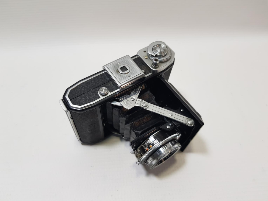 ZEISS IKON KÖRÜKLÜ FOTOĞRAF MAKİNESİ