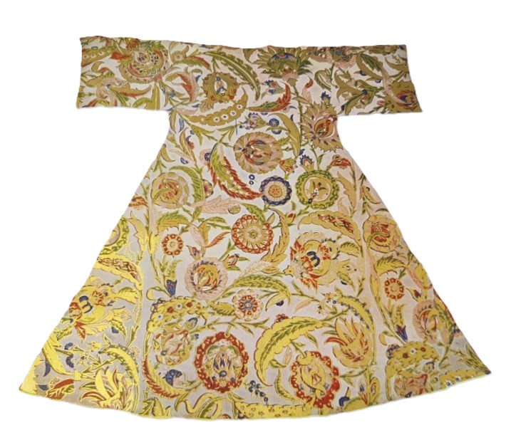 1946 TÜRK KUMAŞ VE KADİFELERİ KİTABI