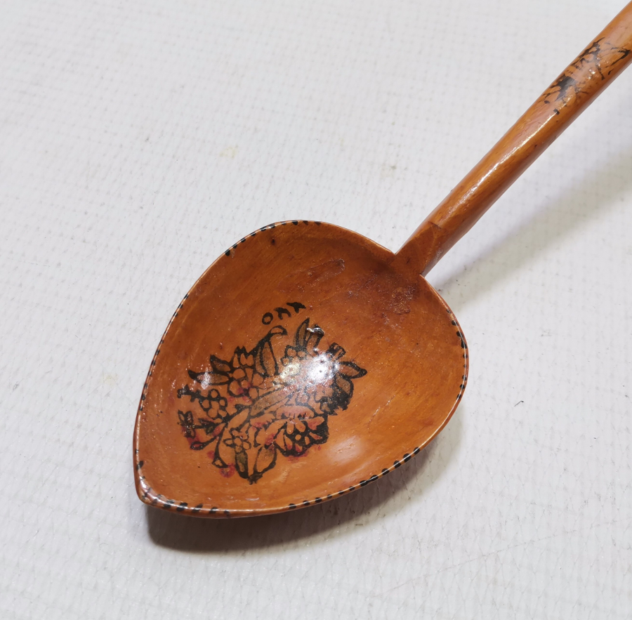 ÜZERİ TARİHLİ EL BOYAMA OSMANLI DÖNEMİ TAHTA KAŞIK
