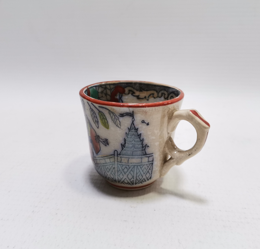 İÇİ VE DIŞI EL BOYAMA İŞÇİLİKLİ NADİR ÇİN KAHVE FİNCANI