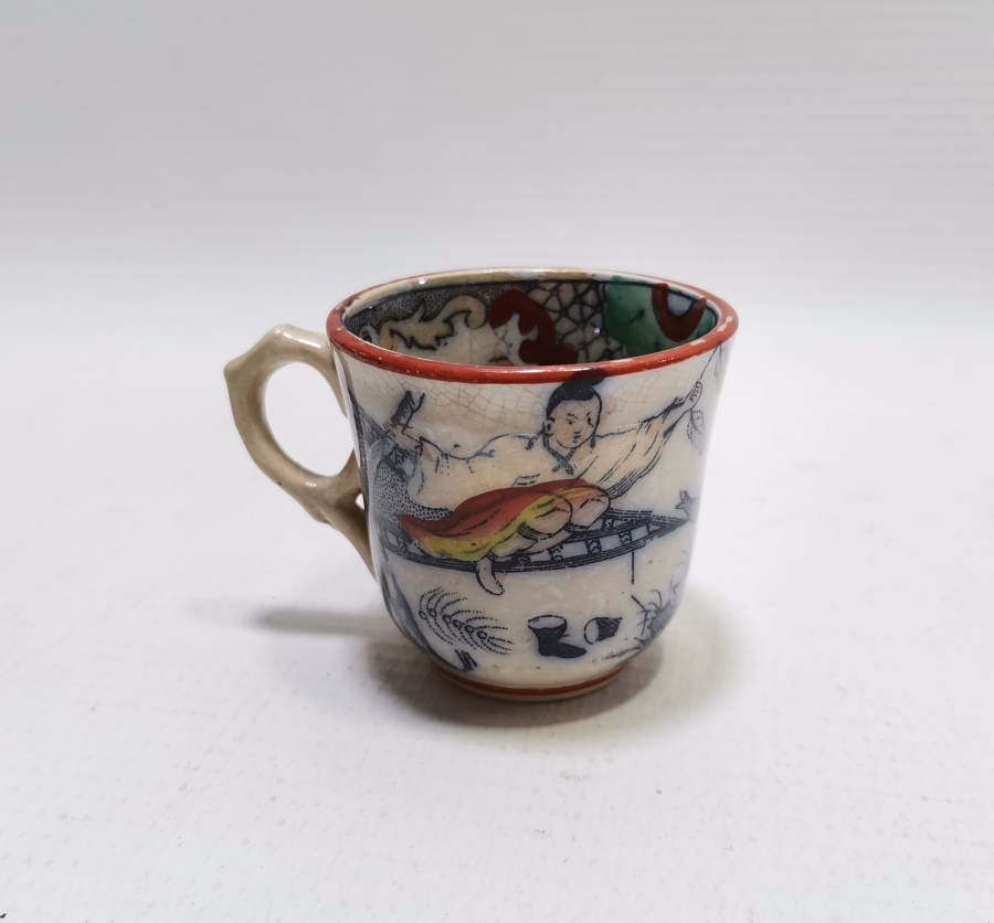 İÇİ VE DIŞI EL BOYAMA İŞÇİLİKLİ NADİR ÇİN KAHVE FİNCANI