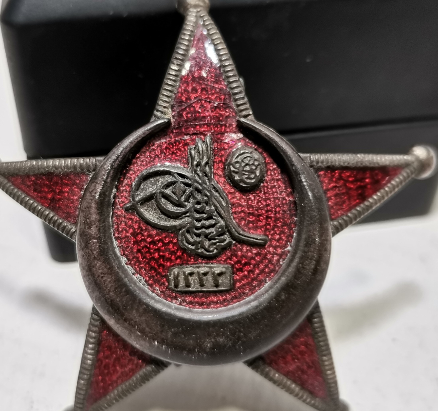 NADİR TİPTE MİNELİ PAŞALARA VERİLEN HARP MADALYASI