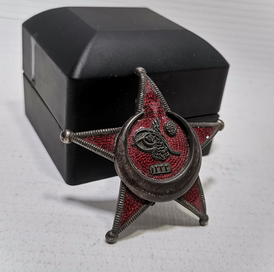 NADİR TİPTE MİNELİ PAŞALARA VERİLEN HARP MADALYASI