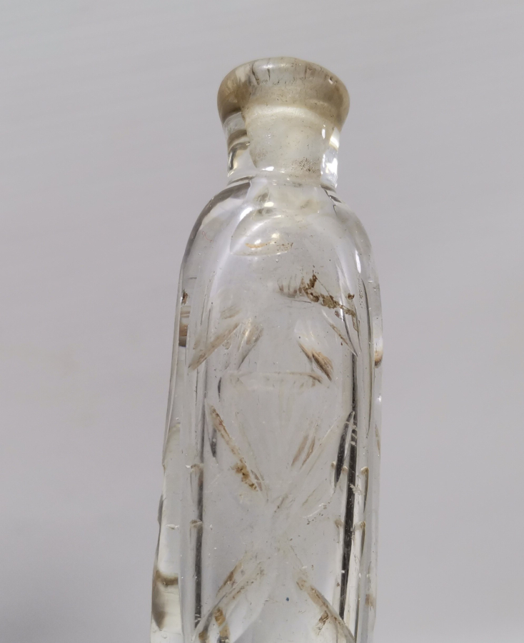 ÜZERİ ALTIN VARAKLI OSMANLI DÖNEMİ NADİR FORMDA BEYKOZ PARFÜM ŞİŞESİ